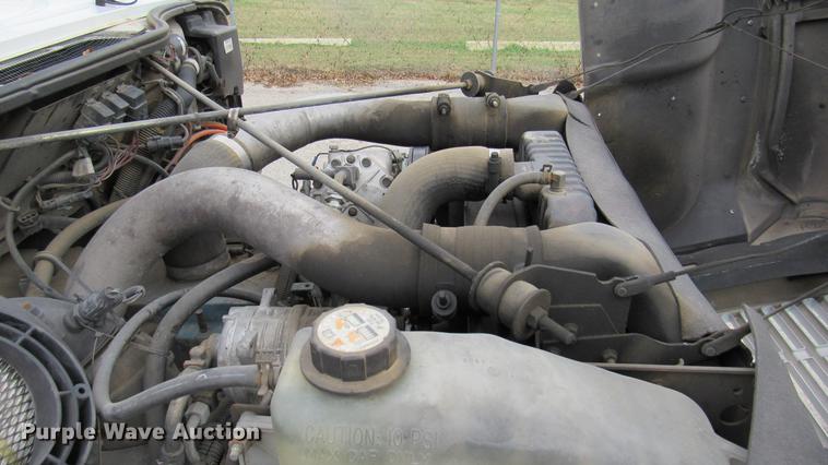 image for item DC2241 2001 International 4900 X-ray inspection truck