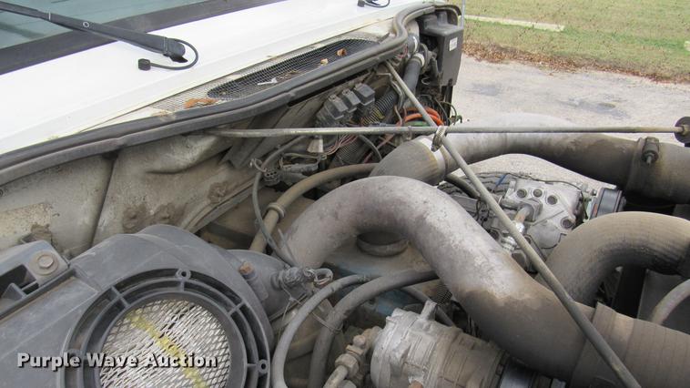 image for item DC2241 2001 International 4900 X-ray inspection truck