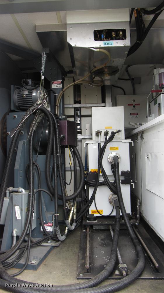 image for item DC2241 2001 International 4900 X-ray inspection truck