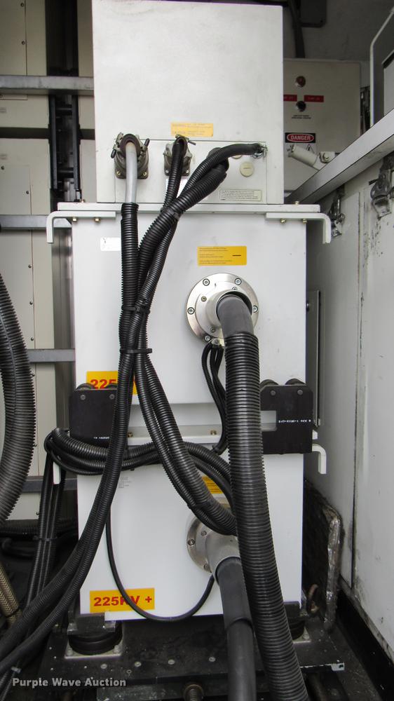 image for item DC2241 2001 International 4900 X-ray inspection truck