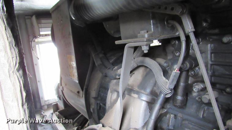 image for item DC2241 2001 International 4900 X-ray inspection truck