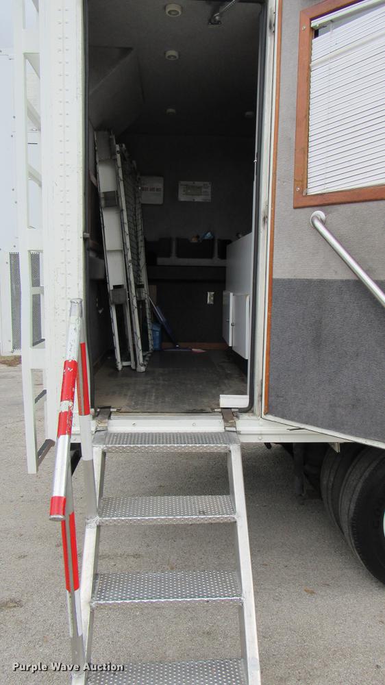 image for item DC2241 2001 International 4900 X-ray inspection truck