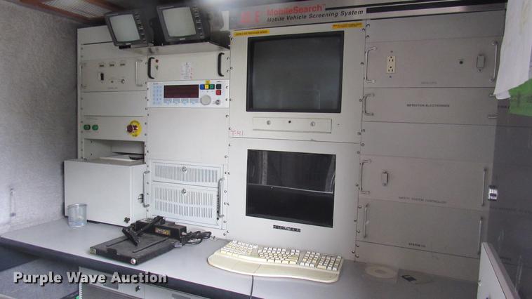 image for item DC2241 2001 International 4900 X-ray inspection truck