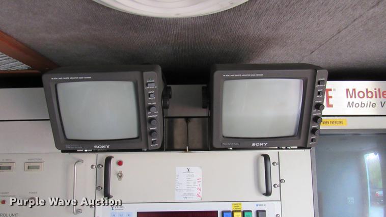 image for item DC2241 2001 International 4900 X-ray inspection truck