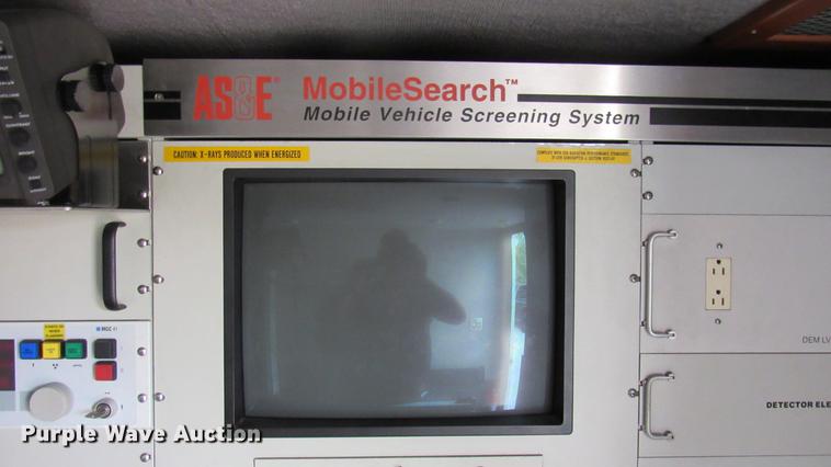 image for item DC2241 2001 International 4900 X-ray inspection truck