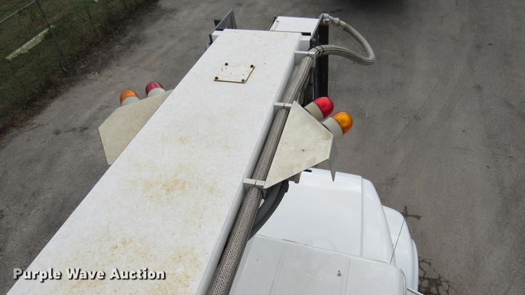 image for item DC2241 2001 International 4900 X-ray inspection truck