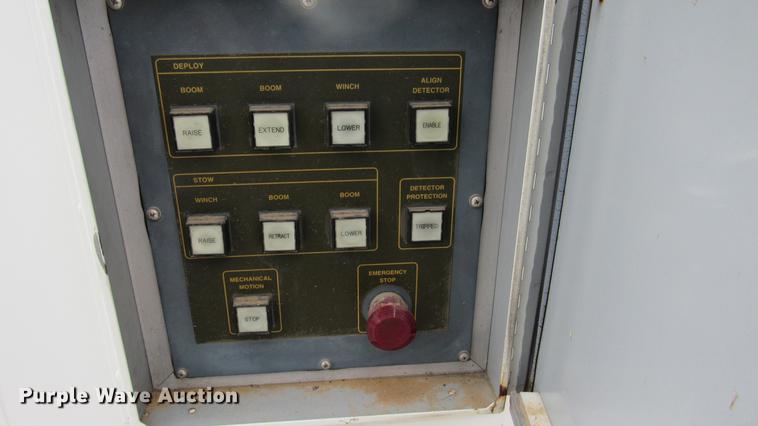 image for item DC2241 2001 International 4900 X-ray inspection truck