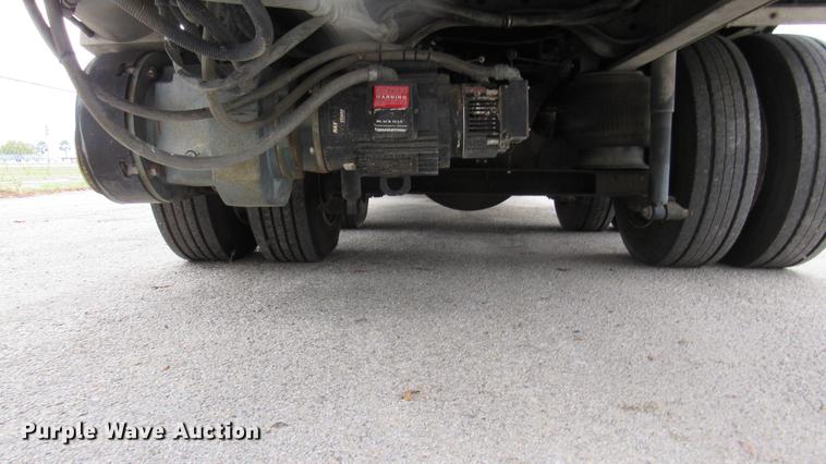 image for item DC2241 2001 International 4900 X-ray inspection truck