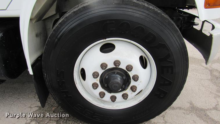 image for item DC2241 2001 International 4900 X-ray inspection truck