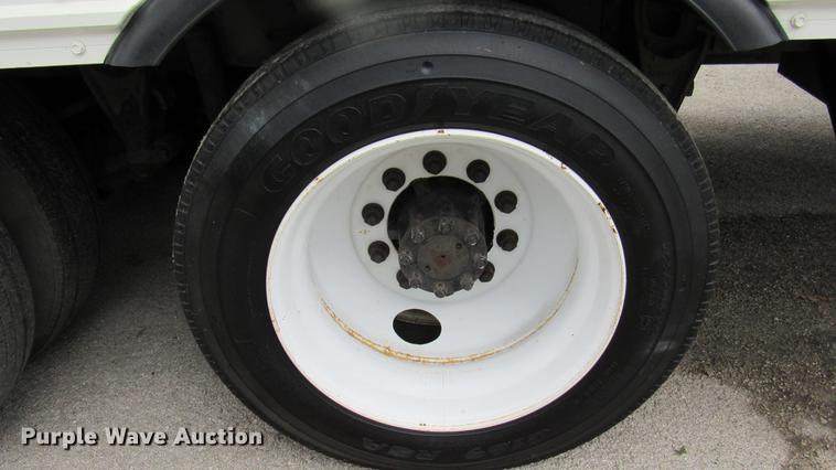 image for item DC2241 2001 International 4900 X-ray inspection truck