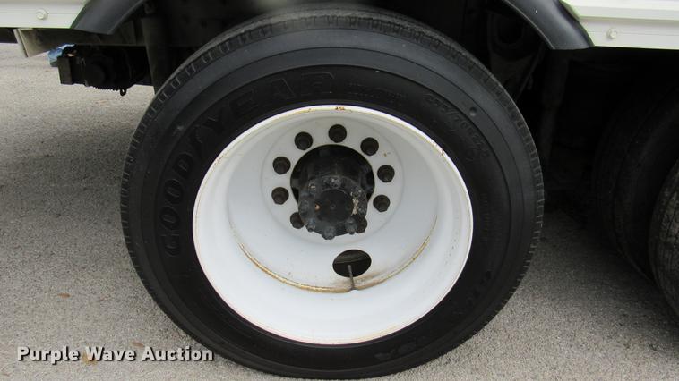 image for item DC2241 2001 International 4900 X-ray inspection truck