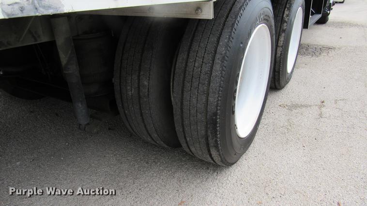 image for item DC2241 2001 International 4900 X-ray inspection truck