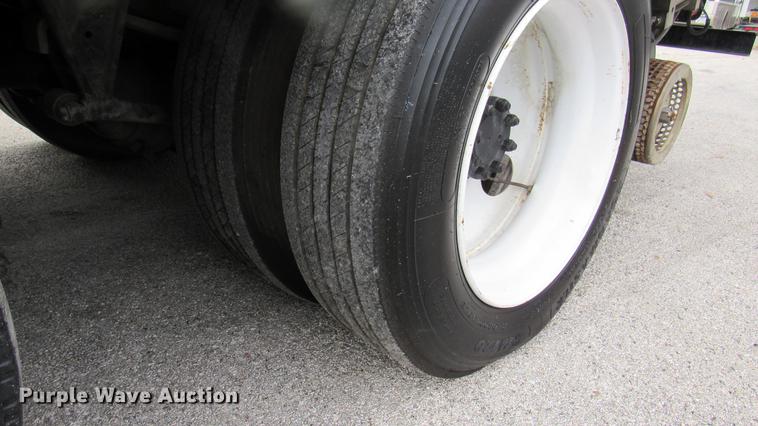 image for item DC2241 2001 International 4900 X-ray inspection truck