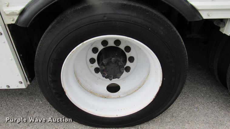 image for item DC2241 2001 International 4900 X-ray inspection truck