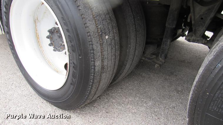 image for item DC2241 2001 International 4900 X-ray inspection truck