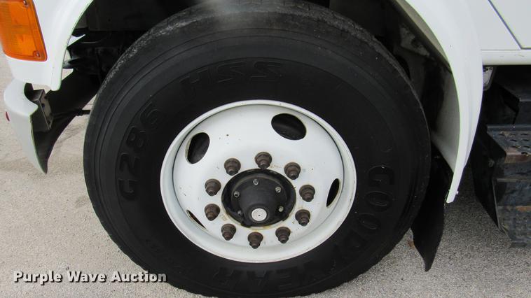 image for item DC2241 2001 International 4900 X-ray inspection truck