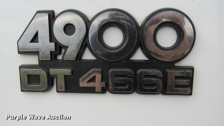 image for item DC2241 2001 International 4900 X-ray inspection truck