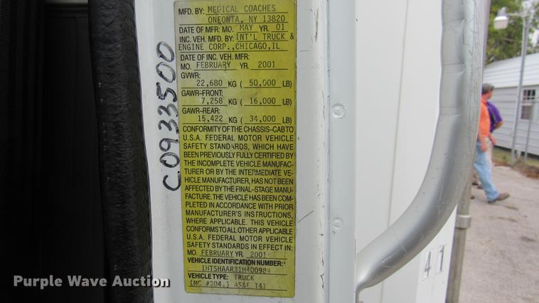 image for item DC2241 2001 International 4900 X-ray inspection truck