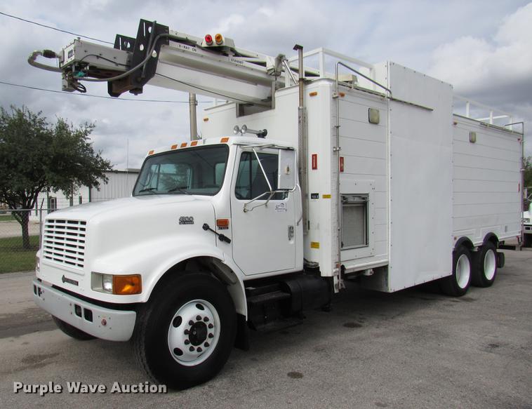 image for item DC2242 2001 International 4900 X-ray inspection truck