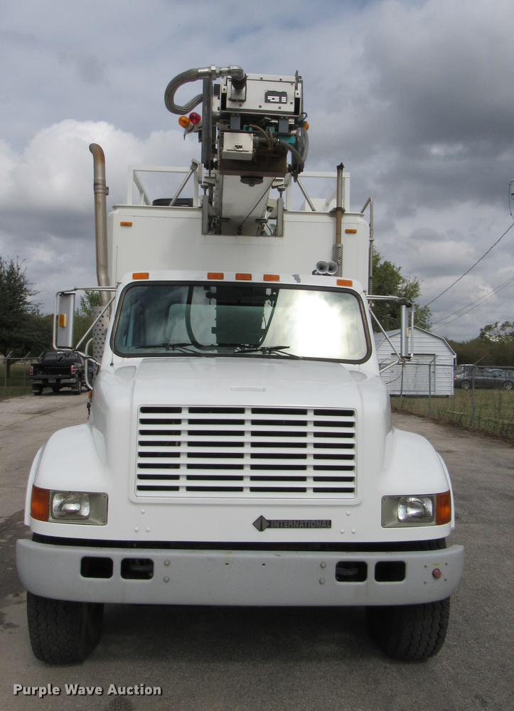 image for item DC2242 2001 International 4900 X-ray inspection truck