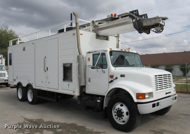 image for item DC2242 2001 International 4900 X-ray inspection truck