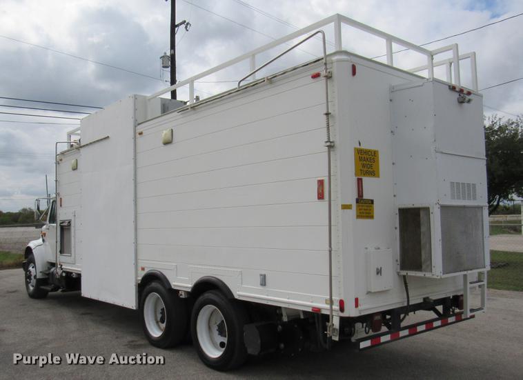 image for item DC2242 2001 International 4900 X-ray inspection truck