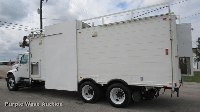 image for item DC2242 2001 International 4900 X-ray inspection truck