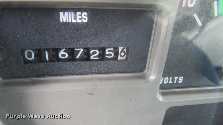 image for item DC2242 2001 International 4900 X-ray inspection truck