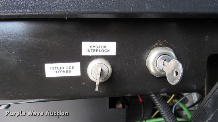 image for item DC2242 2001 International 4900 X-ray inspection truck