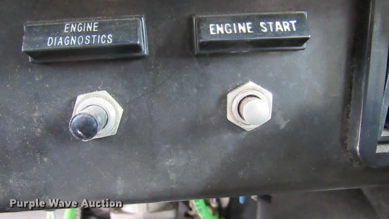 image for item DC2242 2001 International 4900 X-ray inspection truck