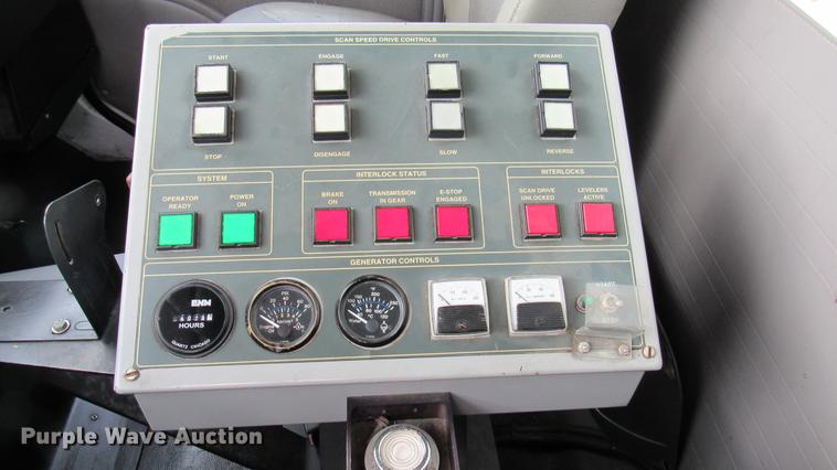 image for item DC2242 2001 International 4900 X-ray inspection truck