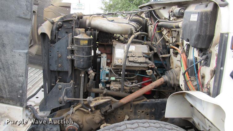 image for item DC2242 2001 International 4900 X-ray inspection truck