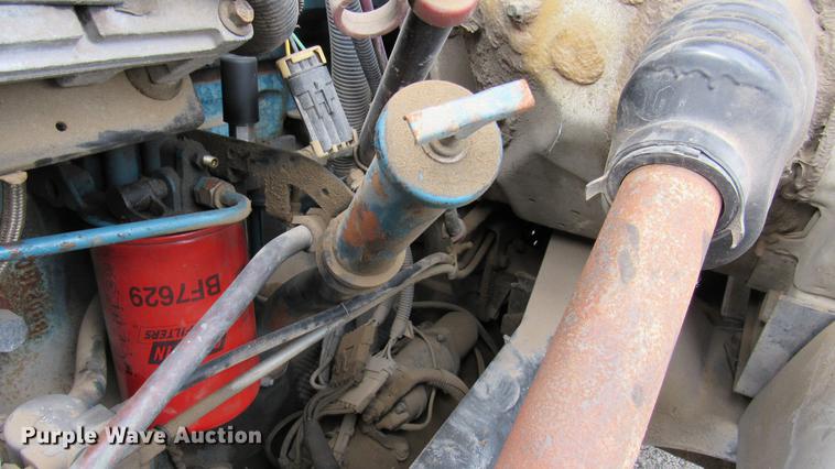 image for item DC2242 2001 International 4900 X-ray inspection truck