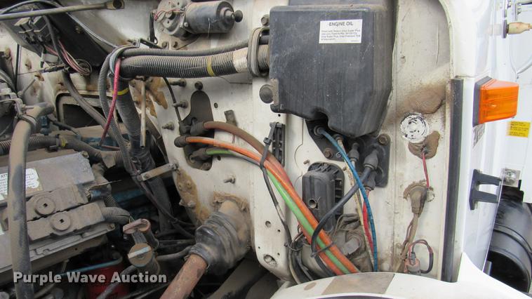 image for item DC2242 2001 International 4900 X-ray inspection truck