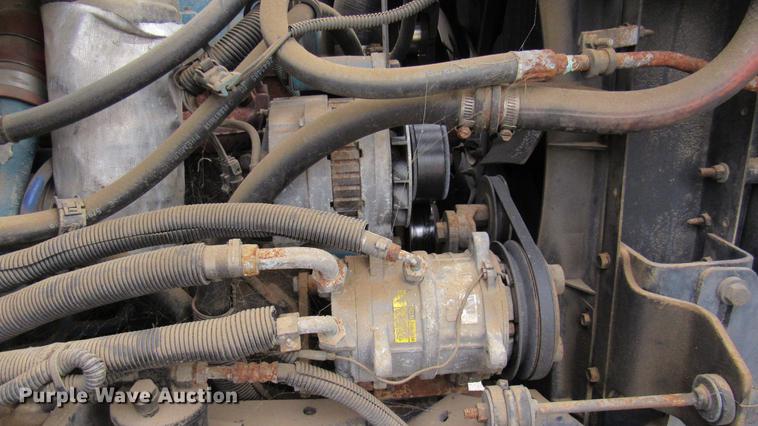 image for item DC2242 2001 International 4900 X-ray inspection truck