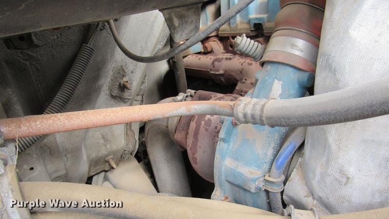 image for item DC2242 2001 International 4900 X-ray inspection truck