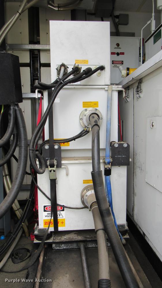 image for item DC2242 2001 International 4900 X-ray inspection truck