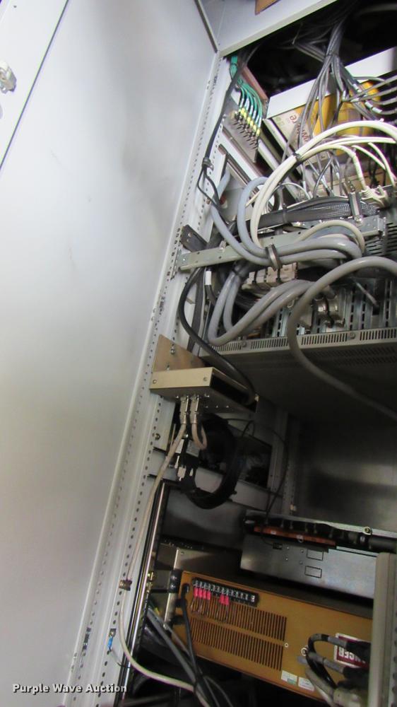 image for item DC2242 2001 International 4900 X-ray inspection truck