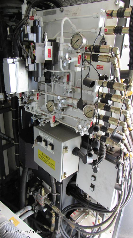 image for item DC2242 2001 International 4900 X-ray inspection truck