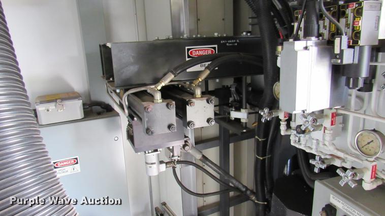 image for item DC2242 2001 International 4900 X-ray inspection truck