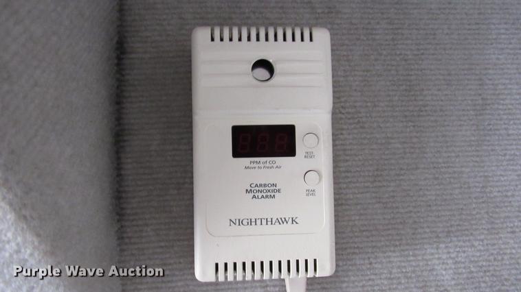 image for item DC2242 2001 International 4900 X-ray inspection truck