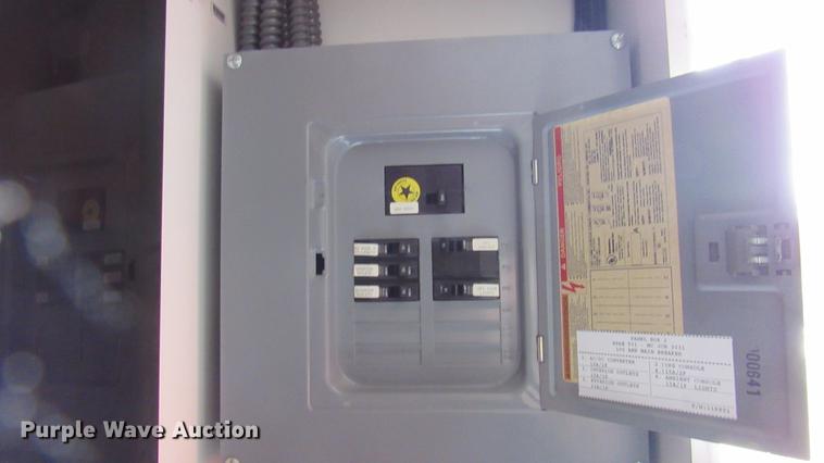 image for item DC2242 2001 International 4900 X-ray inspection truck