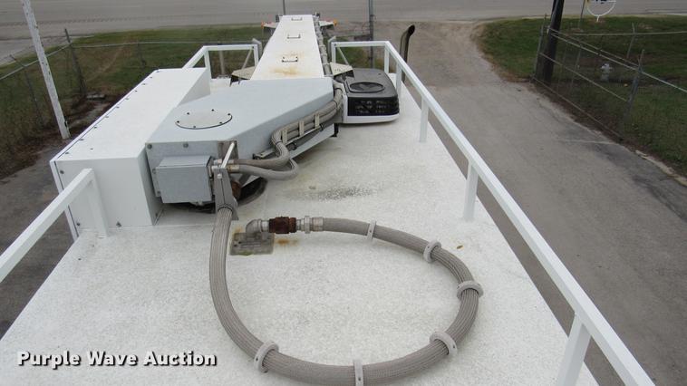 image for item DC2242 2001 International 4900 X-ray inspection truck