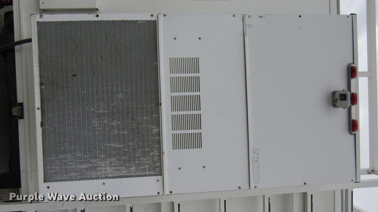 image for item DC2242 2001 International 4900 X-ray inspection truck