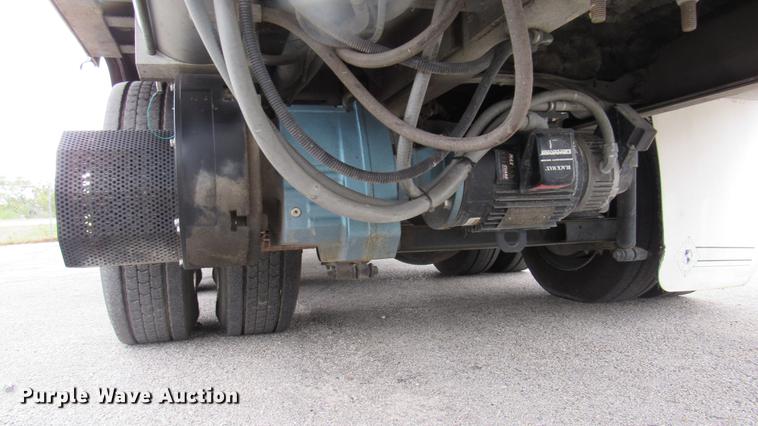 image for item DC2242 2001 International 4900 X-ray inspection truck