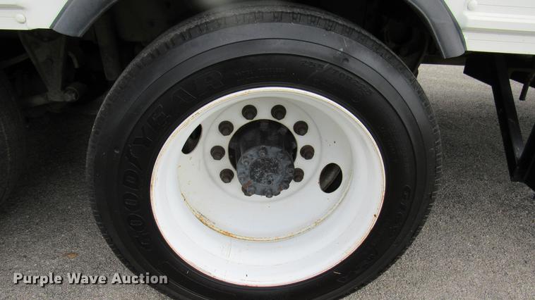 image for item DC2242 2001 International 4900 X-ray inspection truck