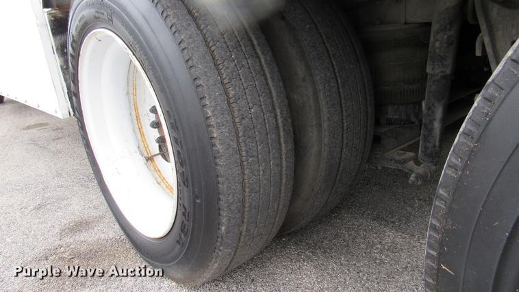 image for item DC2242 2001 International 4900 X-ray inspection truck