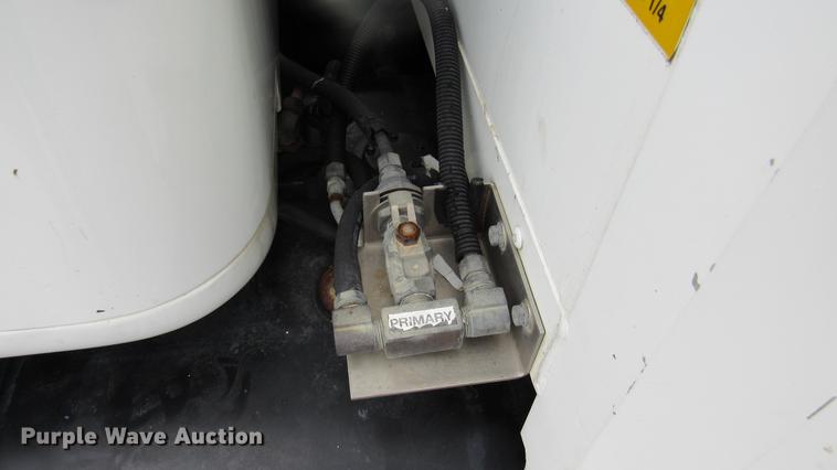 image for item DC2242 2001 International 4900 X-ray inspection truck