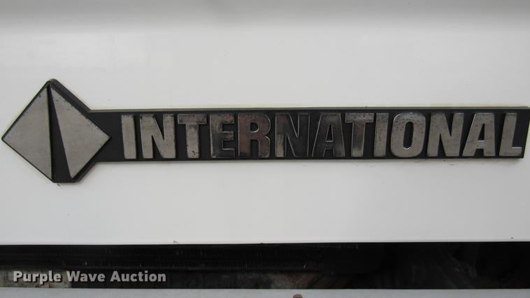 image for item DC2242 2001 International 4900 X-ray inspection truck