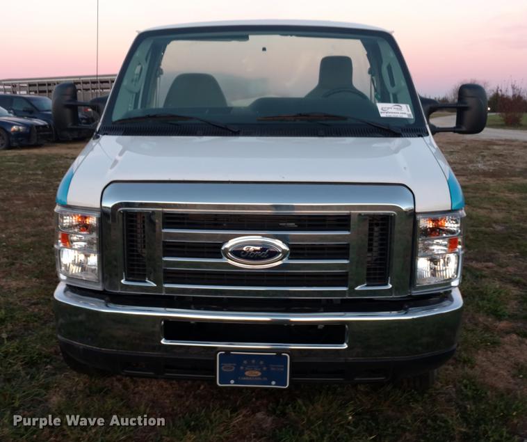 image for item DC2456 2016 Ford Econoline E450 cab and chassis